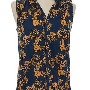 Market & Spruce Gold Sleeveless Button Down Shirt